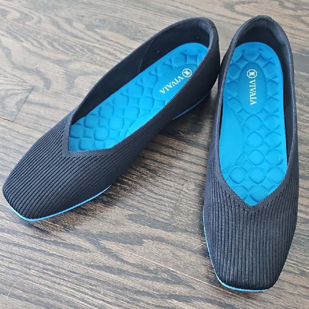 Vivaia Women's Lightweight Square Toe V-cut Walker Black Flats